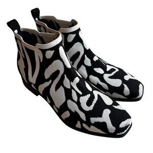 Vivaia ankle boots pull on black & beige animal print EU 43 / US 12 low heel
